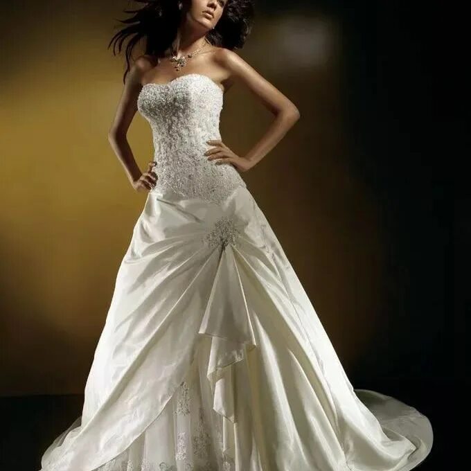 Свадебные платья укршик. Свадебное платье мини со шлейфом. Свадебные платья пышные. Свадебные платья. Форумы свадебные платья.