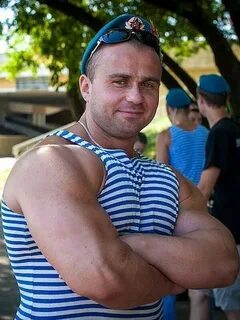 Здоровые дяди