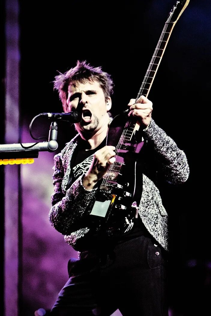 Muse undisclosed desires. Мьюз. Muse рок группа. Группа Мьюз фото. Мэттью Беллами.
