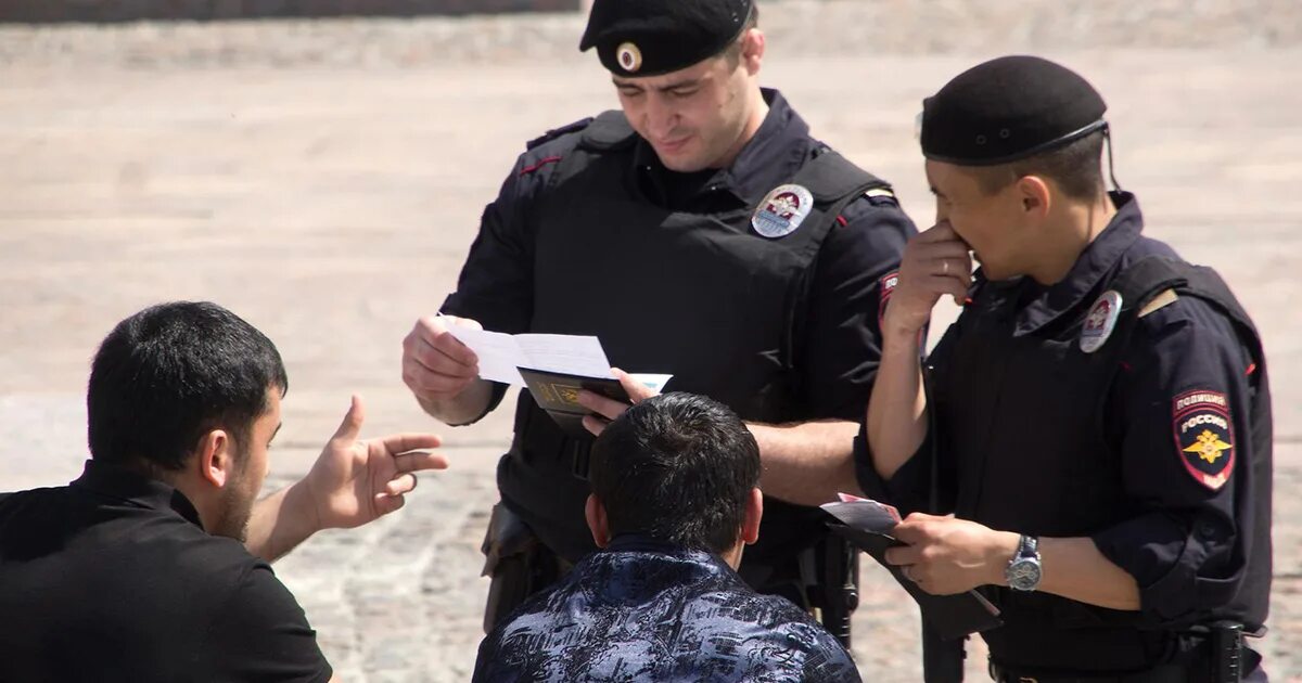 Депортация мигрантов после теракта. Гастарбайтеры преступность. Миграционная преступность. Мигранты преступники в России.