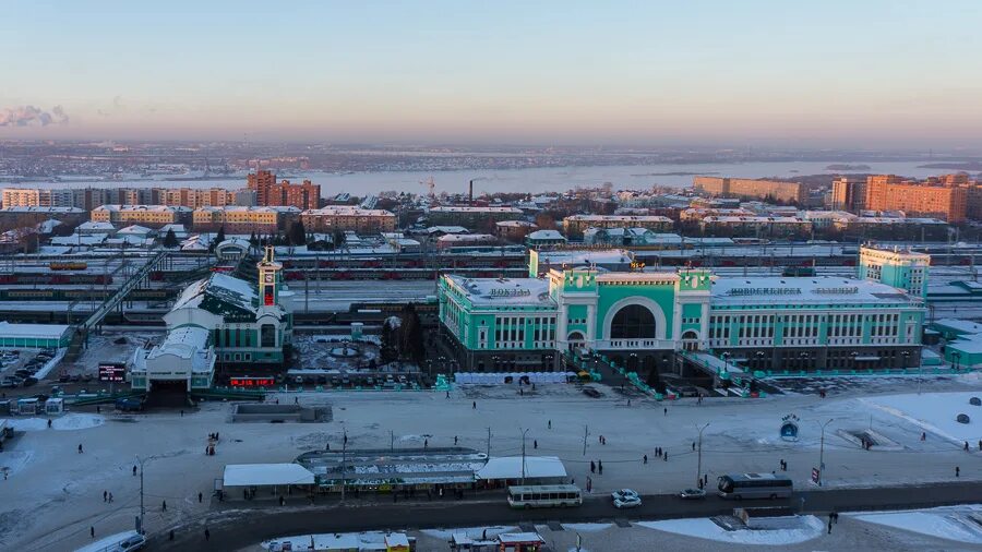 Новосибирск главный станция вид сверху. Новосибирский вокзал панорама. Железнодорожный район Новосибирск. Столица Западной Сибири.