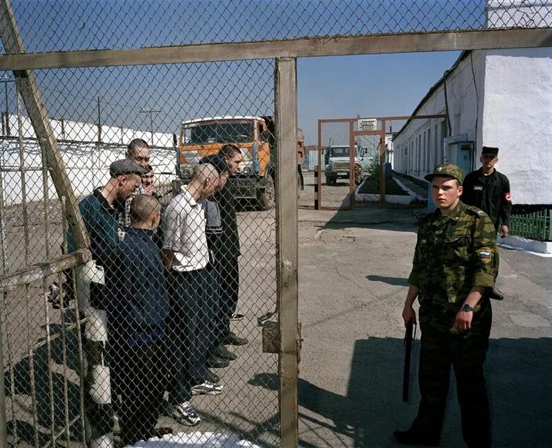 Зона картинка. Тюрьма зона колония. Зона в России тюрьмы.