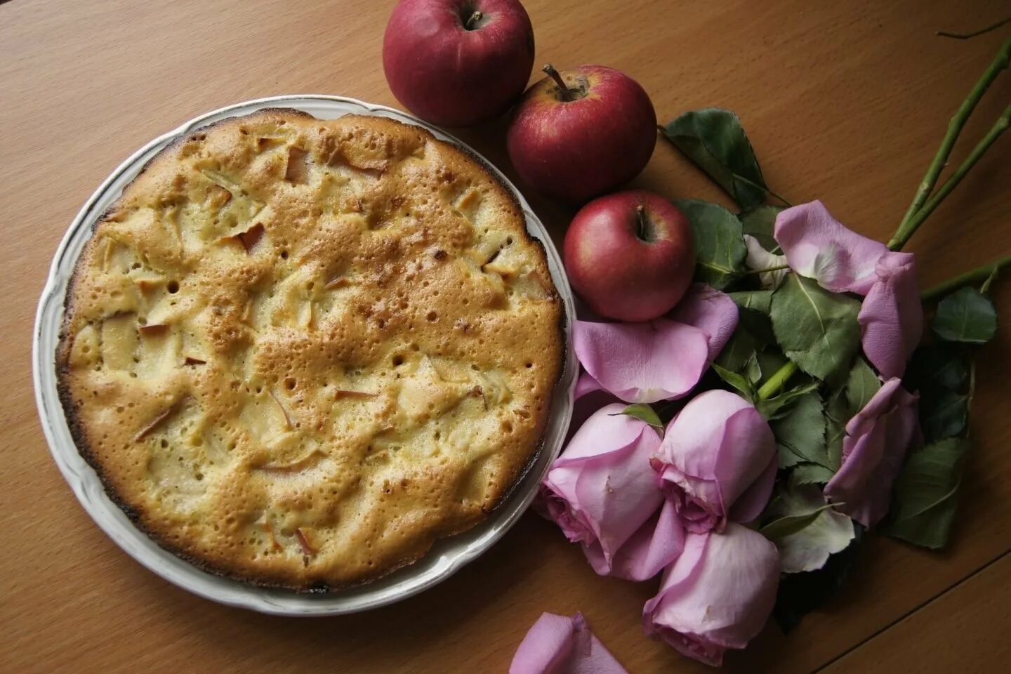 Яблочный пирог 1. Шарлотка с яблоками Юлии Высоцкой. Пирог шарлотка с яблоками.