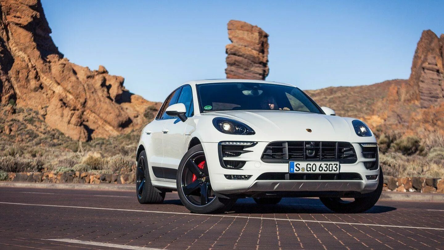 Слова макан май. Porsche Macan GTS. Порше Кайен Macan. Porsche Macan GTS White.