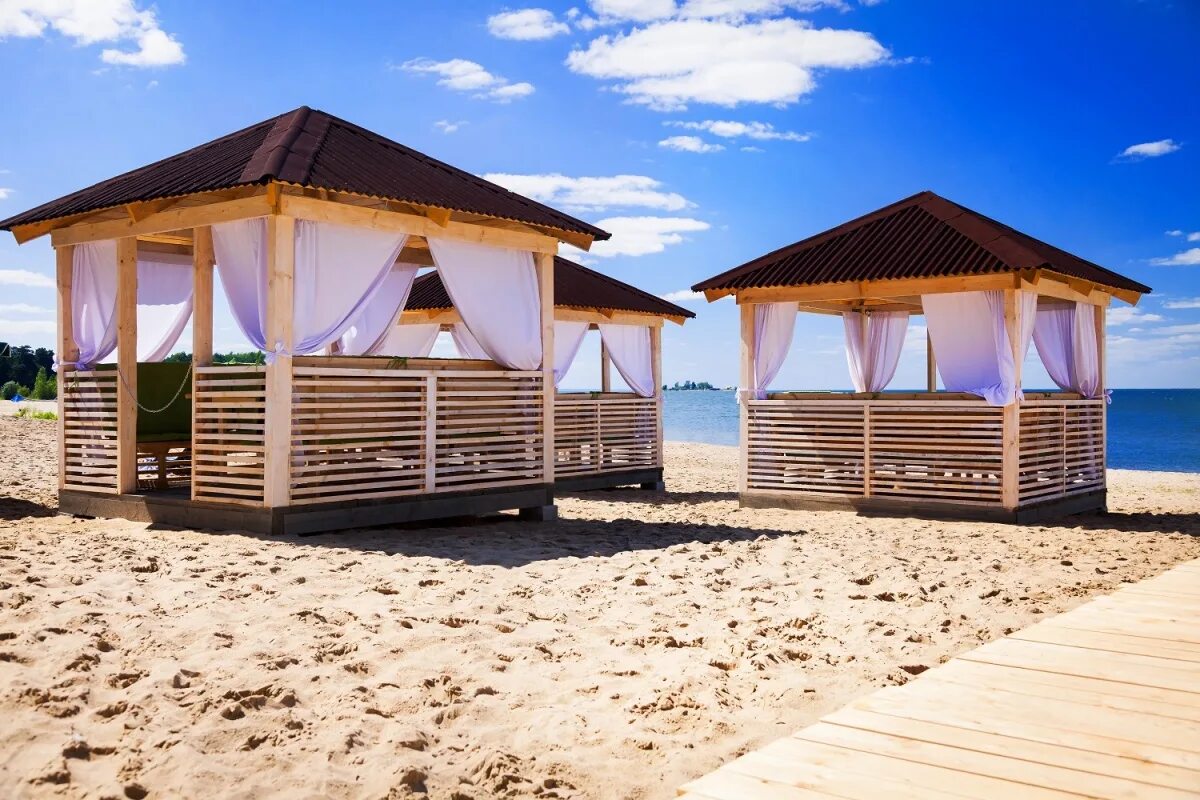Вилла в греции у моря с пляжем. Шатер на пляже. Санаторий красная талка геленджик. Cabana постройка на пляже. Беседки на кунгасном облака.