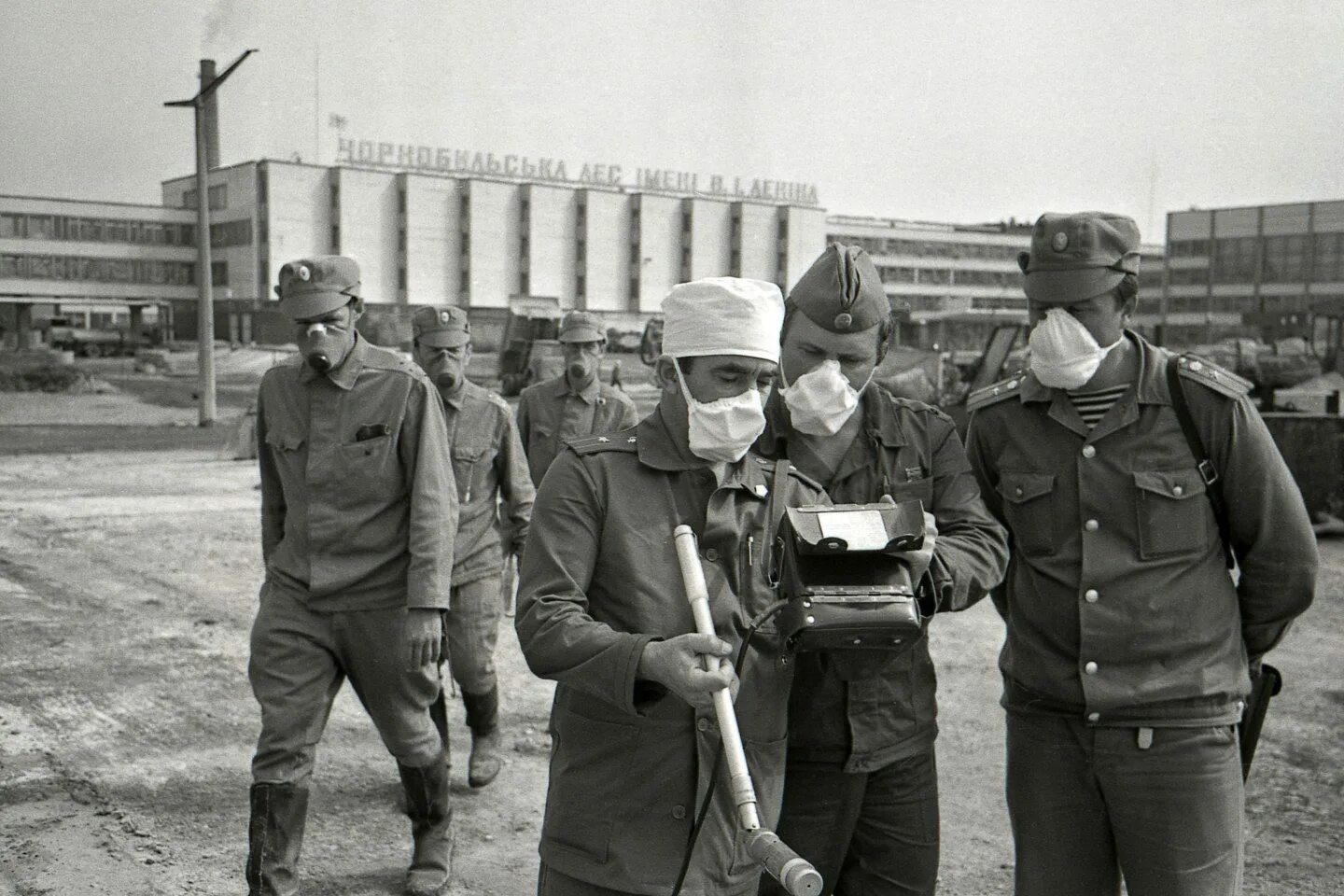Авария на ЧАЭС 1986 Чернобыль ликвидация. Припять ликвидаторы 1986. Ликвидаторы дозиметристы ЧАЭС. АЭС Чернобыль ликвидаторы. Участие в ликвидации чернобыльской аэс