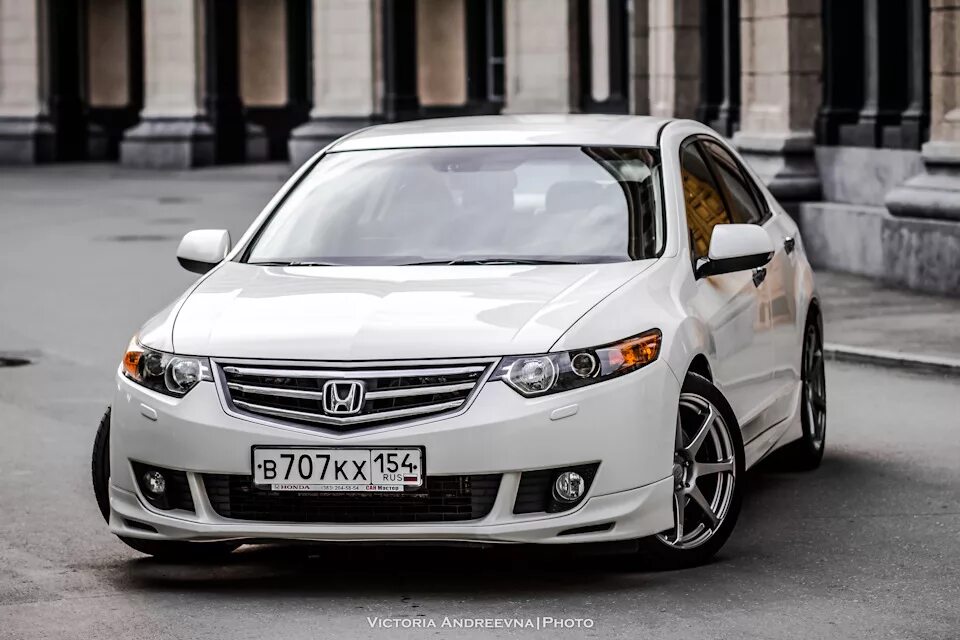 Купить аккорд новосибирск. Honda Accord 8. Honda Accord 2.0. Honda Accord 8 2008-2012. Honda Accord 2010.