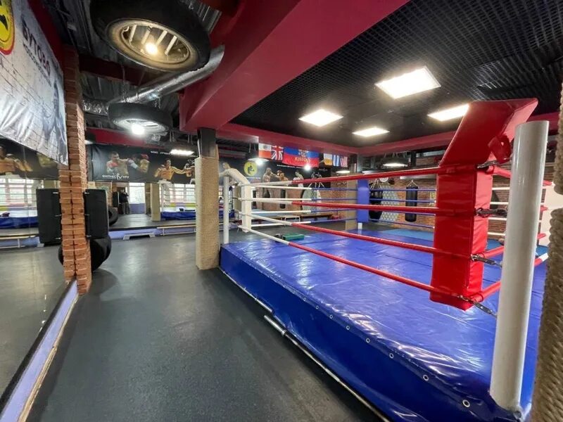 Клуб бокса колтуши. Brothers boxing club москва. Бокс в москва сити. Бокс в москва сити. Brother boxing club москва сити.