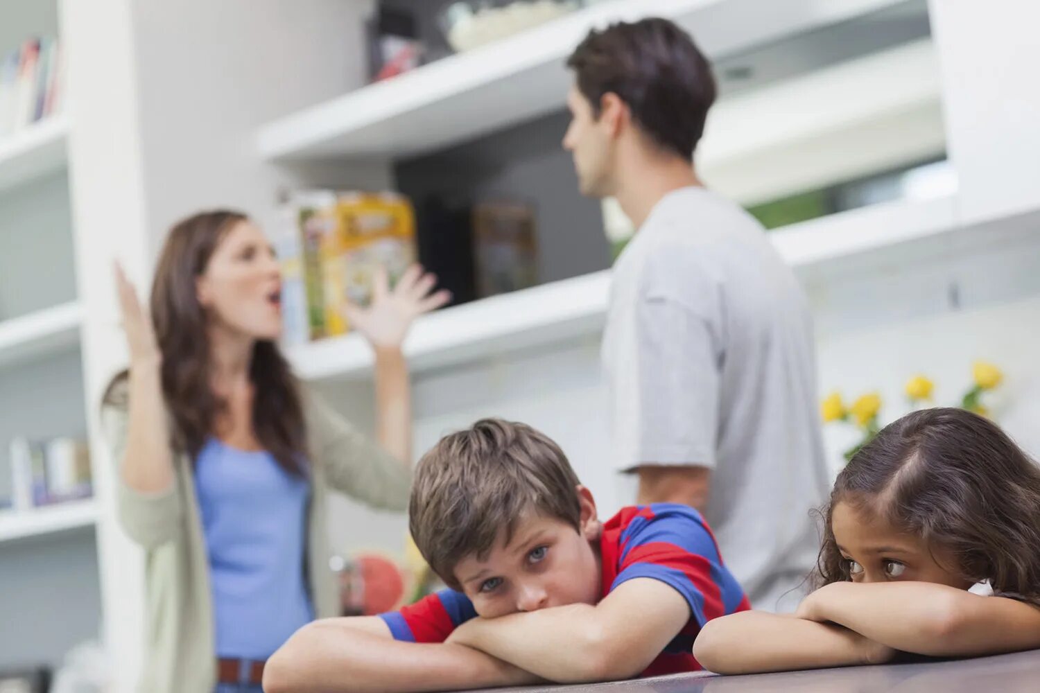 Mom and father. Конфликты в семье. Проблемы в семье. Ссора родителей и детей. Ссоры детей в семье.