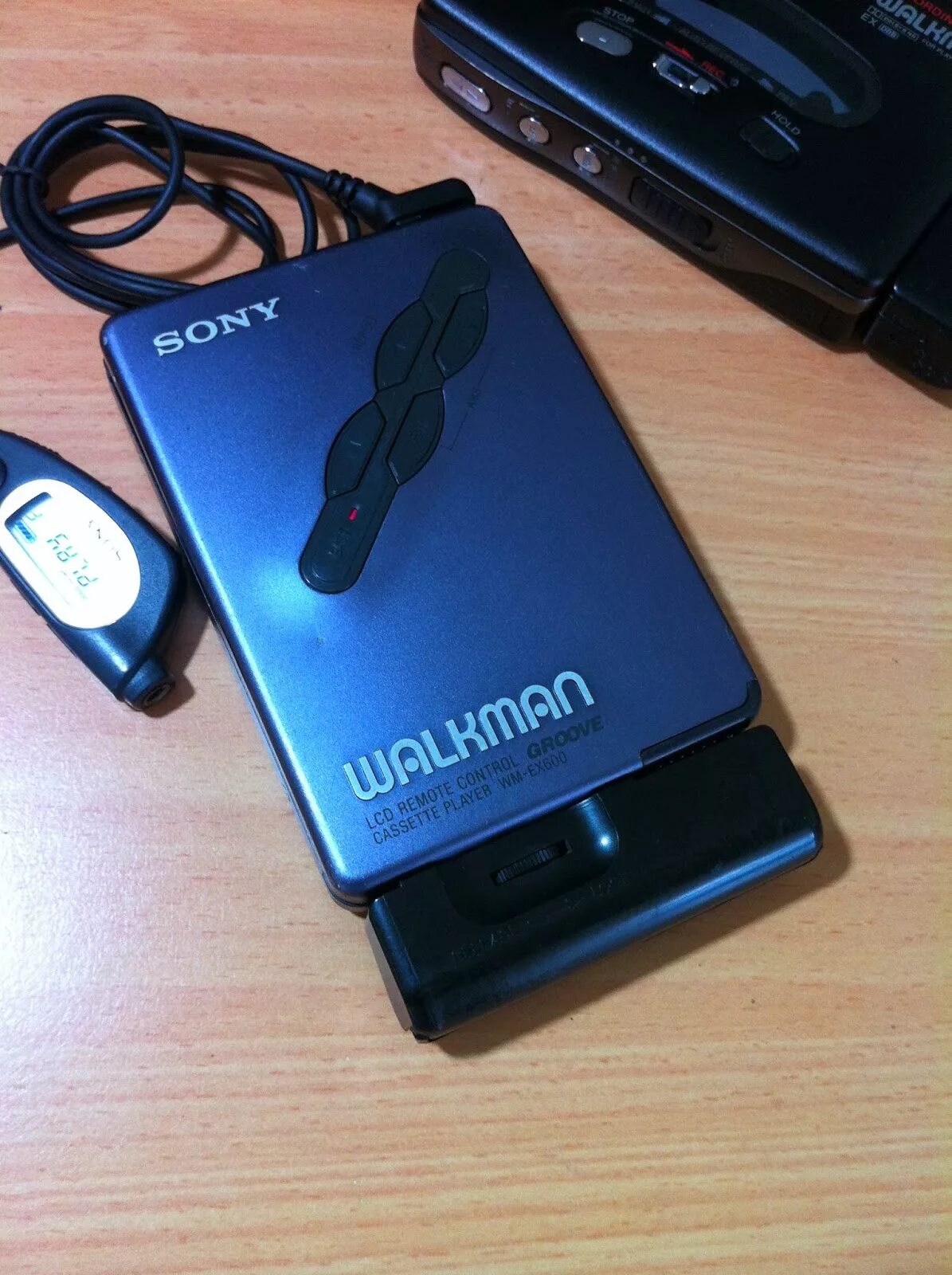 Sony WM ex900. Sony Walkman WM ex 600. Кассетный плеер сони Walkman 5230672. Sony Walkman кассетный 2000.