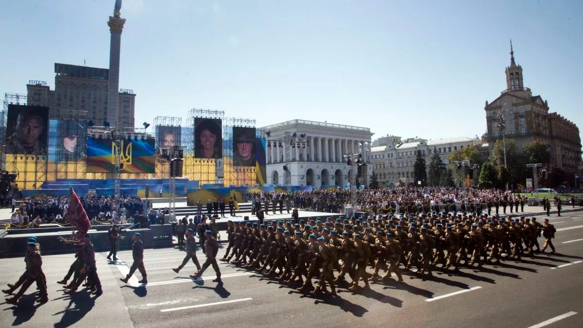 Фридом украина прямой сегодня. Майдан 1991 Украина. Марш незави в Украине 1991. Украина суверенное государство. Independent Ukraine.