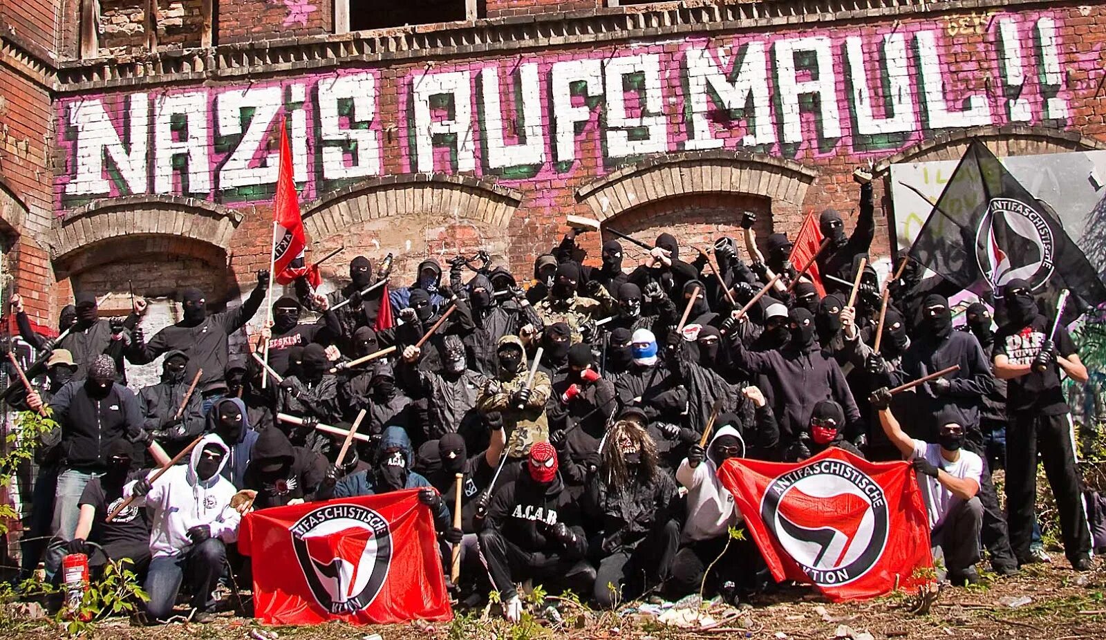 Кто такие антифа. Antifa субкультура. Российские антифа. Антифа движение. Антифа в Германии.