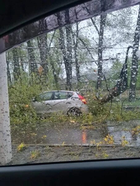 Ураган в Брянске вчера. Смерч в Брянске. Ураган автомобиль. Ураган в Брянске в 2017 году. Подслушано в брянске брянской области