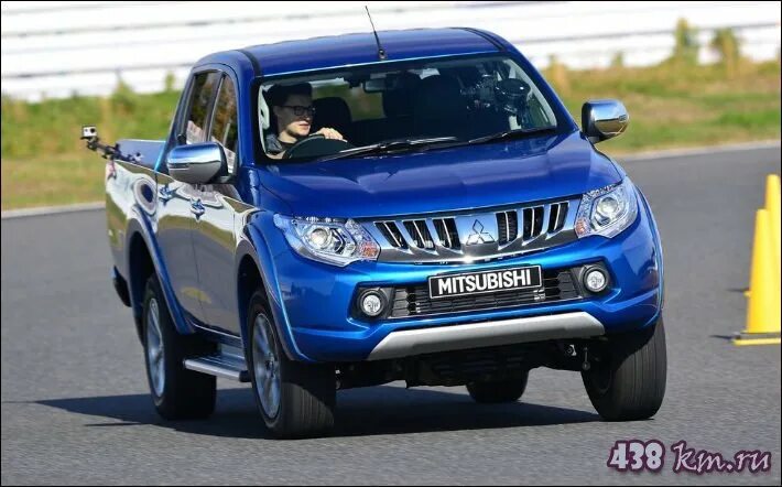 Л200 5 поколения. Mitsubishi l200 5. L200 5 поколения. Митсубиси л200 5 поколения. Митсубиси л200 4 поколения.