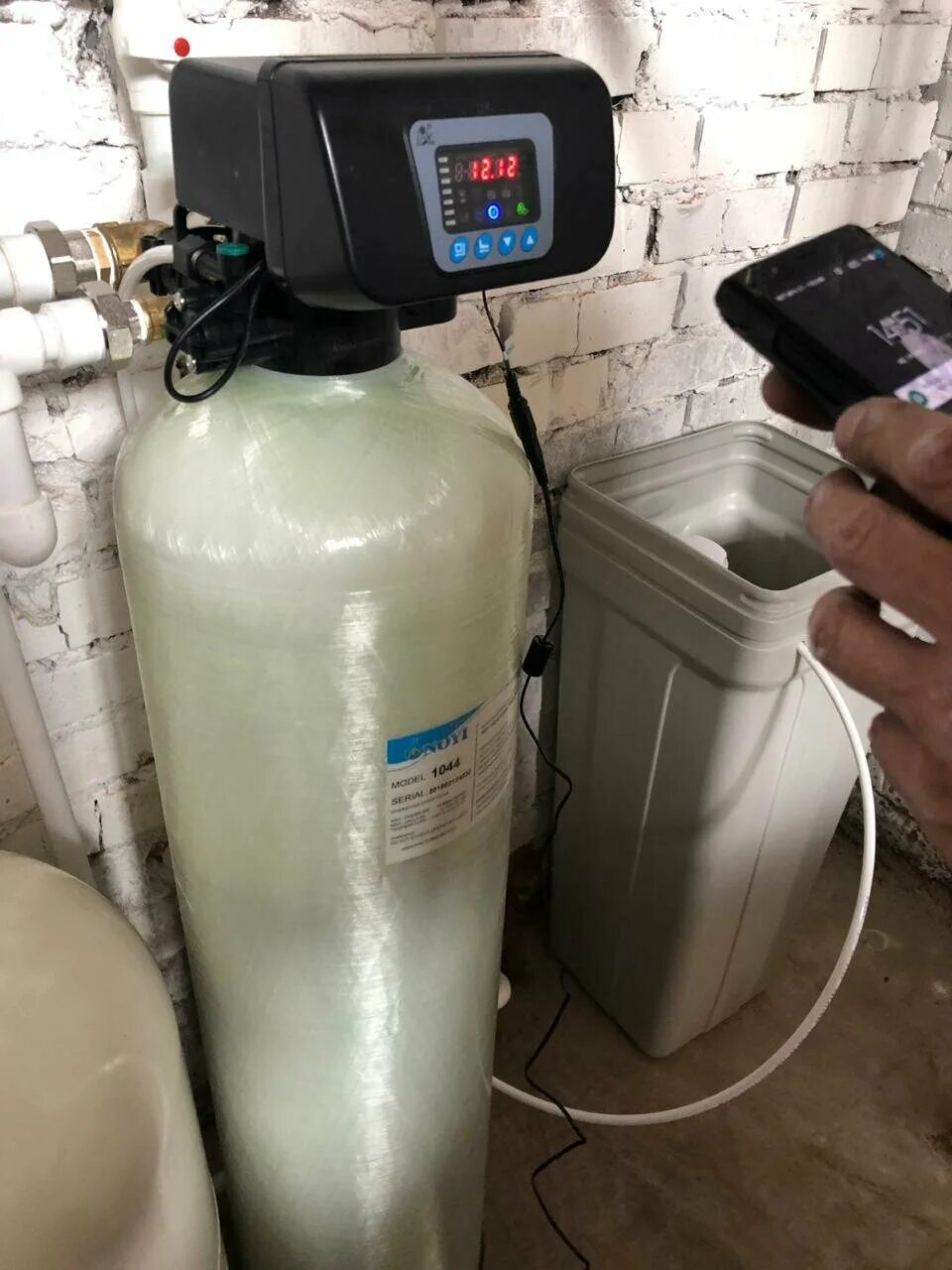 солевой фильтр для воды из скважины. умягчитель wisewater st 0844 0. система очистки воды из скважины атолл. подогреватель исходной воды для хво. промывка водоочистки.