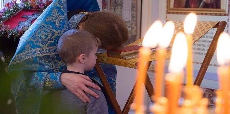Исповедь ребенка. Исповедь мальчиков. Исповедь мальчиков. Мальчик на исповеди. Православные дети.