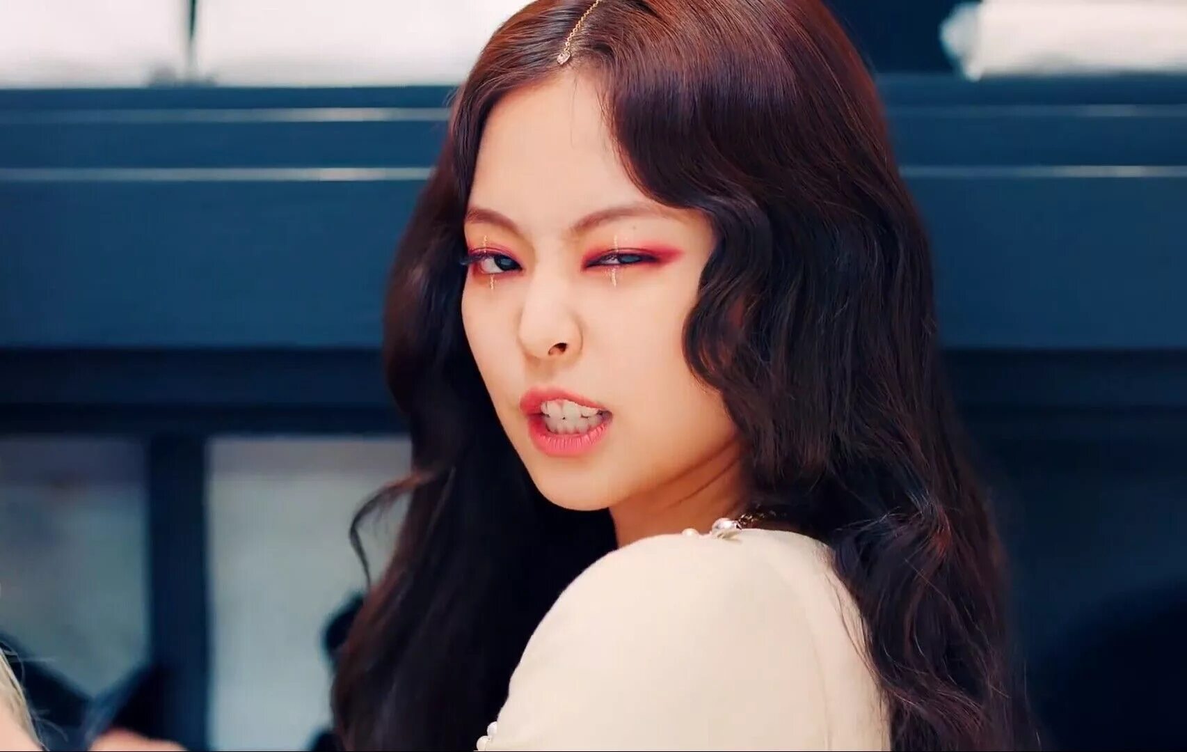 Black Pink Jennie. Блэк Пинк кил ЗИС лав. Кил зис лов