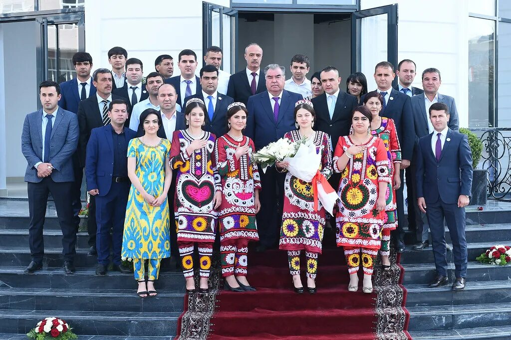 Погода таджикистана город куляб на день. Навруз таджикистан душанбе. Куляб фото. Музей город куляб таджикистан. Погода таджикистана город куляб на день.