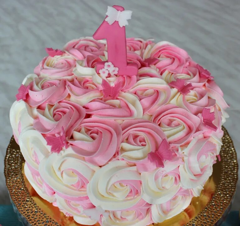 Тортик на годик девочке. Торт на выписку. Торт ребёнку на 1 год для девочки. Как украсить торт девочке на 1. Торт цифра кремовый.