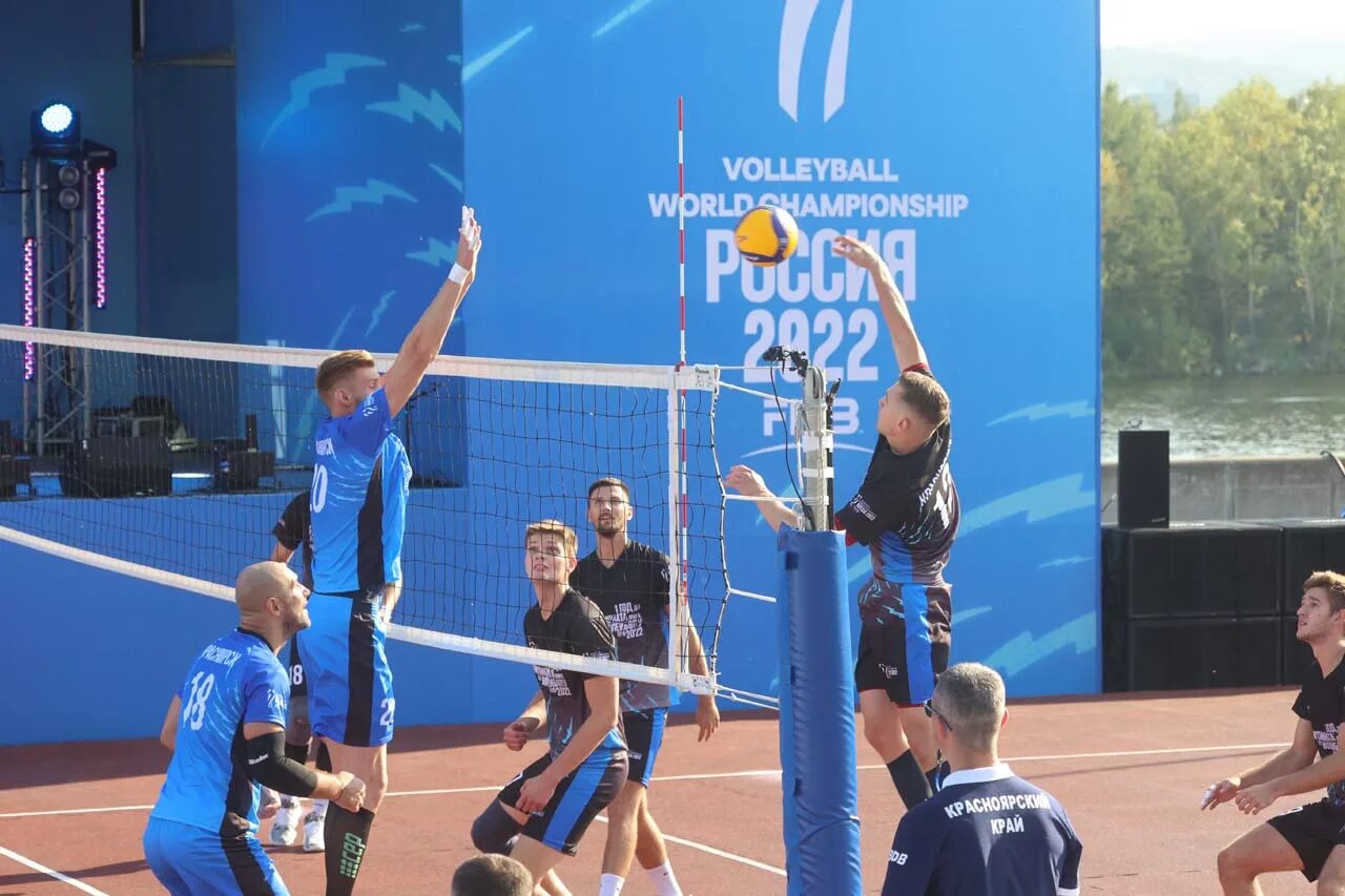 самый длинный волейбол. самый длинный волейбол. волейбол картинки. волейболист мусэрский рост. волейбол матч.