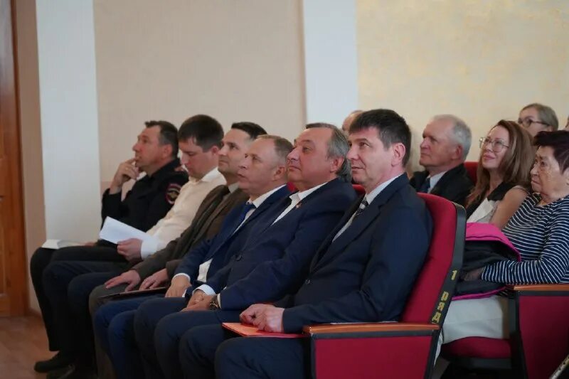 совещание. попов приморский краевой суд. федеральные судьи приморского края. советский районный суд хмао. судебный департамент приморского края сайт.