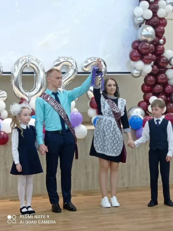 Мбоу сош 68 воронеж. Последний школьный звонок. Школа 68 тюмень. Мбоу школа 68. Школа 68 воронеж.