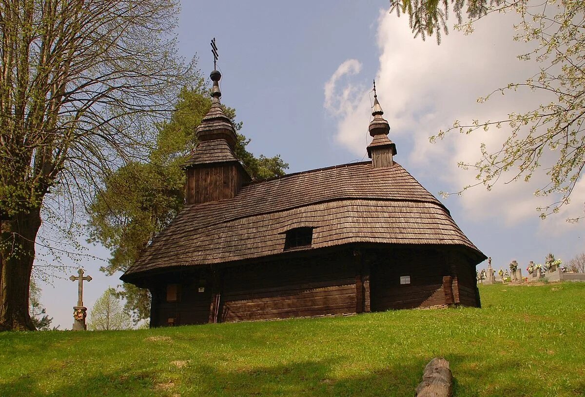 Wooden church. Деревянные церкви словацких Карпат Словакия. Деревянные храмы Украины. Пейзажи с деревянным храмом. Деревянные церкви Сербии.