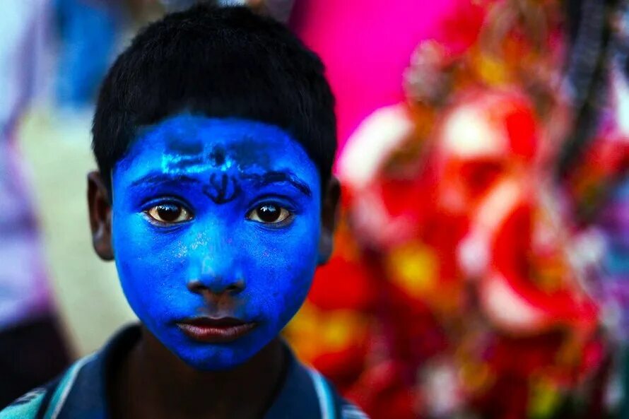 Богиня кали образ. Люди с голубой кожей индия. Намасте индия. Индийские женщины в храме. Синие индусы девушки.