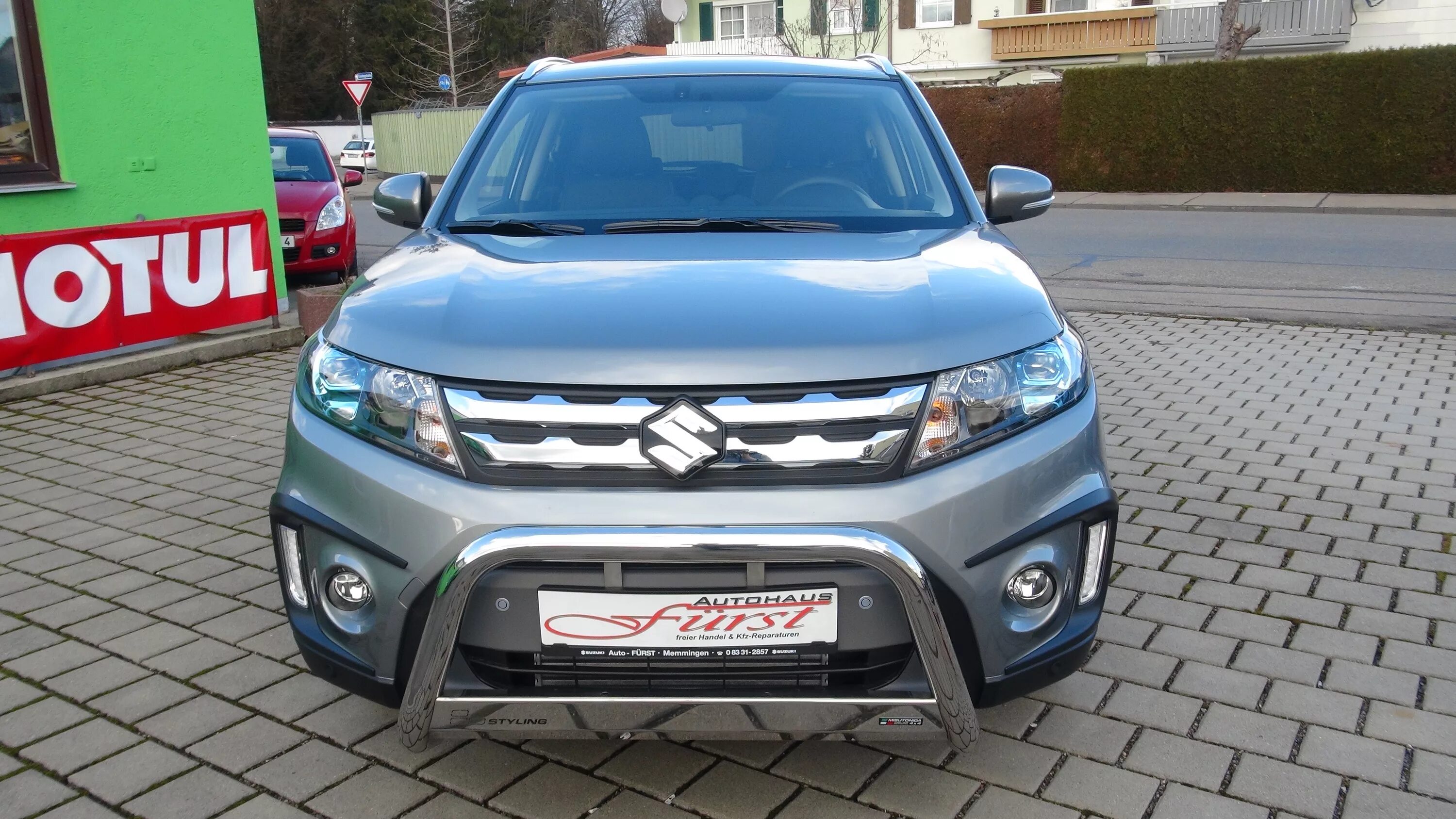 Ремонт suzuki vitara. Сузуки Витара 2015 черная решетка. Suzuki Vitara 2018 дневные ходовые. Бампер передний Сузуки Витара 2021. ДХО Судзуки Витара 2019.