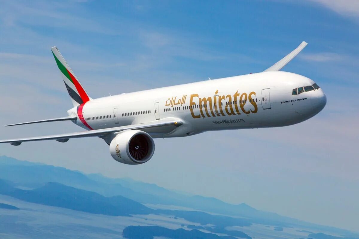 Перелет эмирейтс. B777-300er emirates. boeing 777-300er emirates. авиалинии дубай эмирейтс. боинг 777 арабские эмираты.