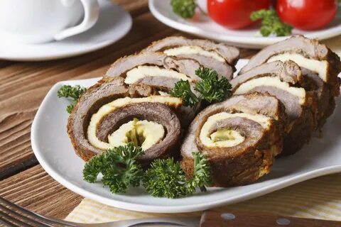 Рулет свиной с курицей