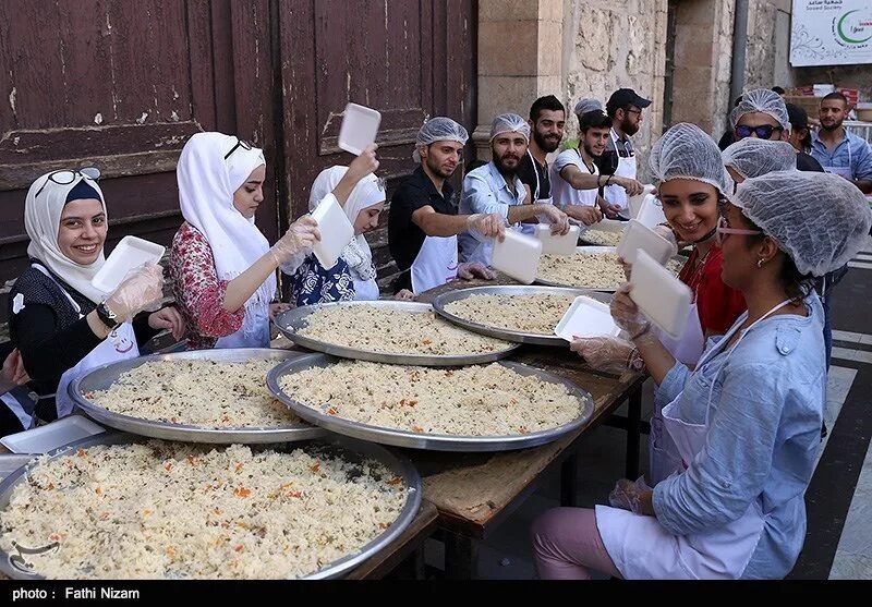В рамадан едят мясо. Курбан байрам в Таджикистане. Ифтар в Саудовской Аравии. ОАЭ Ramadan ифтар. Мусульманская еда.