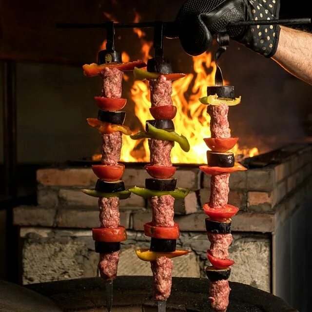 Ул ленина 48 судак. Тандыр хаус судак. Тандыр хаус автозаводская. Тандыр хаус судак. Тандыр хаус судак.