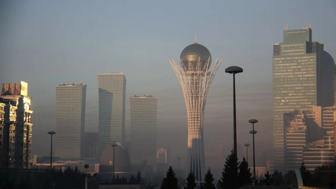Воздух астана. Столица Казахстана 2022. Астана Казахстан смог. Алматы смог. Астана с воздуха.