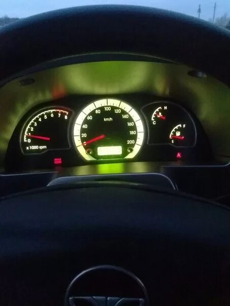 Панель приборов chevrolet nexia. Лампочка на панели дэу нексия. Лампы в приборной панели дэу нексия n100. Лампочка на панели дэу нексия. Daewoo nexia 2 приборная панель.