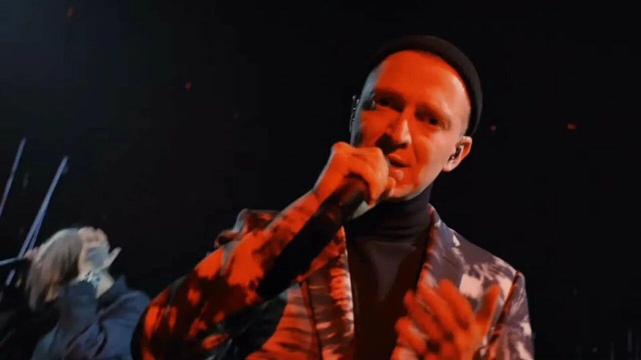 Нмдни 2025. Oxxxymiron 2025. oxxxymiron 2015. переплетено оксимирон live. нмдни.