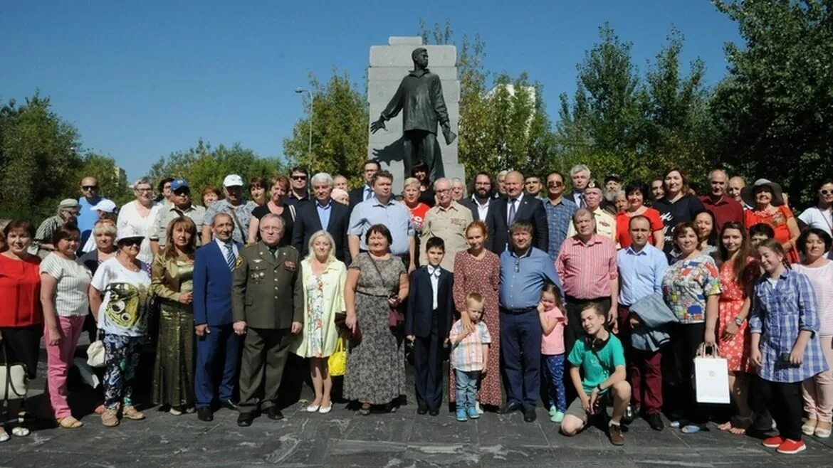 Типичный джалиль ньюс. Муса Джалиль памятник Нижнекамск. Татар конгресс Джалиль. Дань памяти имени Мусы Джалиля. Новости Джалиля.