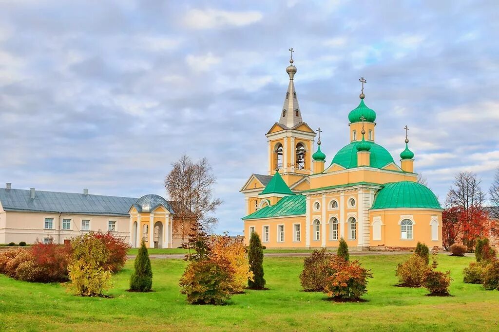 Николоугиешский монастырь. Введенский Оятский женский монастырь. Введено-Островский Оятский женский монастырь. Оять введено-Оятский женский монастырь. Оятский монастырь введено-Оятский женский монастырь.