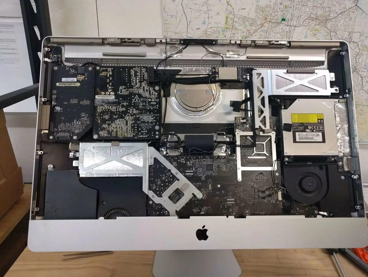 Как разобрать imac. Imac 2008 disassembling. Imac teardown. Разбор imac 21. Imac 2011 ifixit.