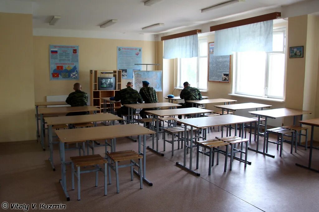Комната информирования и досуга. Комната информирования и досуга. Комната досуга военнослужащих. Комната досуга в казарме. Комната досуга в армии.