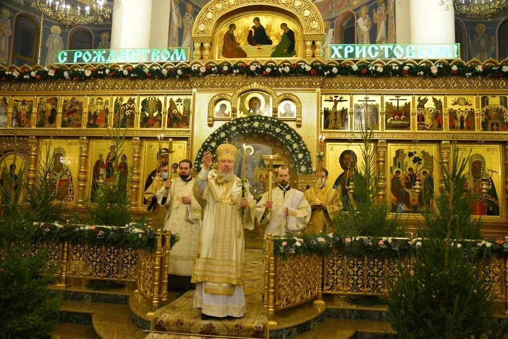 Собор брянских святых 3 октября. Служба в брянском кафедральном соборе. Великий пост в храме литургия. Церковь всех святых брянск. Митрополит брянский и севский александр фото.