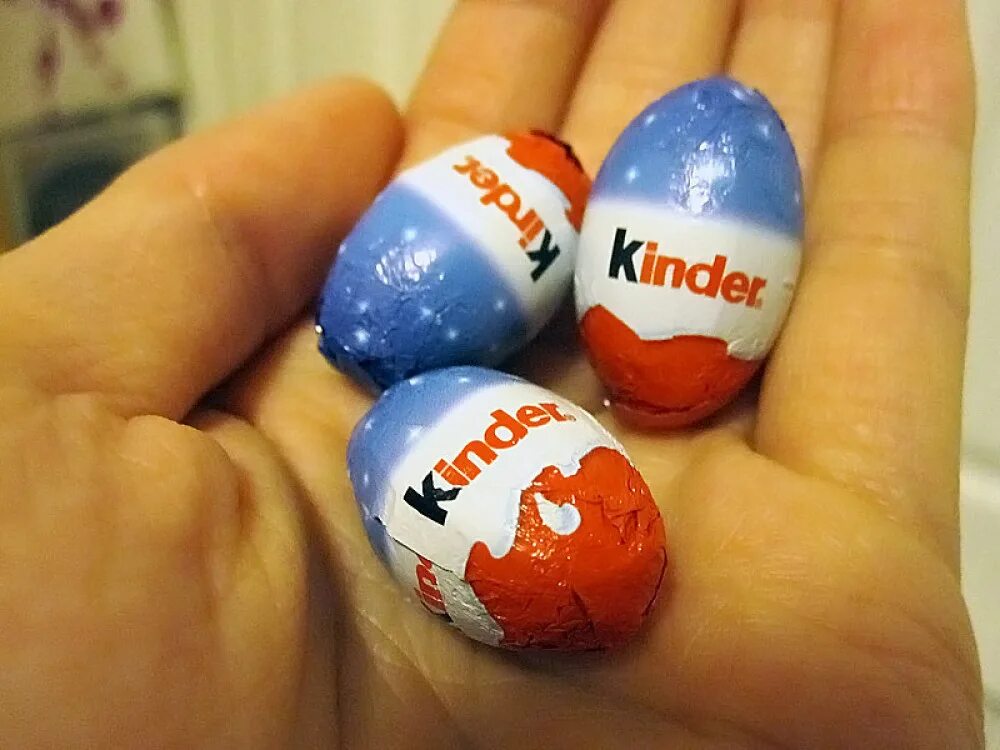Киндер милк. Киндер яички мини. Конфеты kinder schoko-bons. Маленькие киндеры. Продукция от киндер.