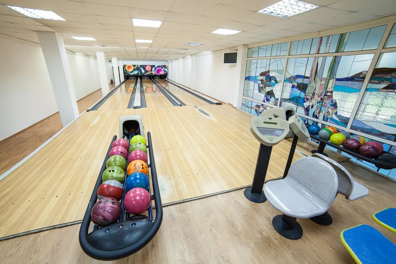 Rolling bowling
