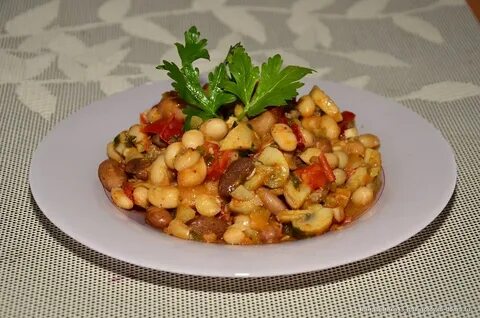 Белая фасоль с овощами