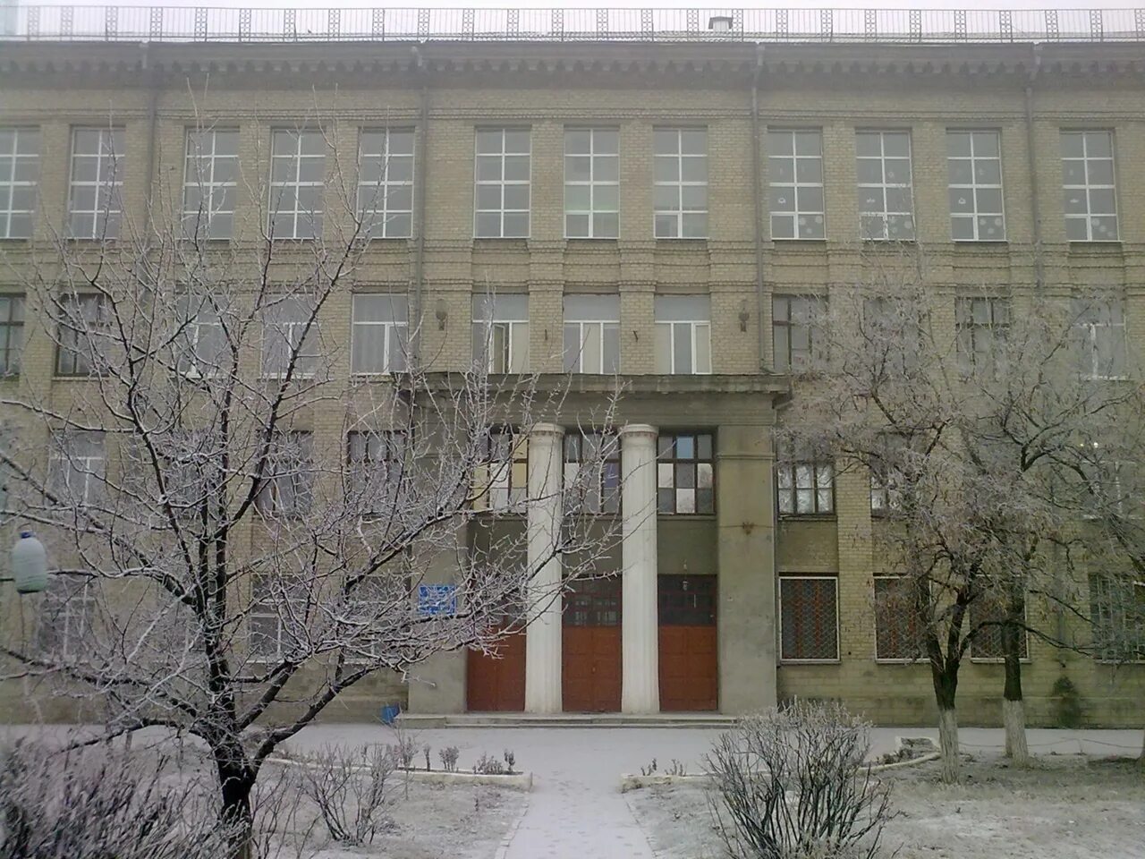 Гоф самсоновская фото луганск. Школа 32 луганск. Улица дзержинского луганск. 26 школа луганск. Луганск ул луначарского 33.