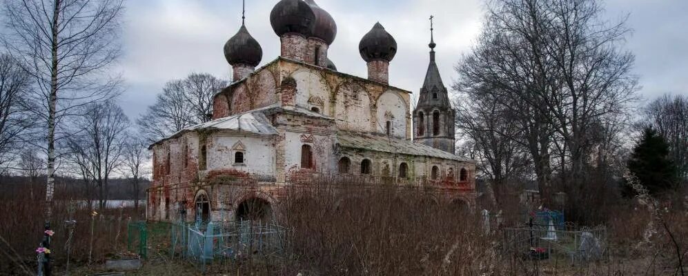 Хопылево рыбинск. Деревня хопылево. Хопылево храм богоявления на острову. Деревня хопылево. Деревня хопылево.