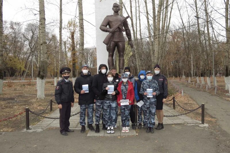 Сергиевка калининского района саратовской области. Сергиевка Калининский район Саратовская область. Калининский район Саратовской области село Сергиевка 9 мая. Сергиевка Оренбургский район. МБОУ СОШ С Сергиевка Калининского района Саратовской области.