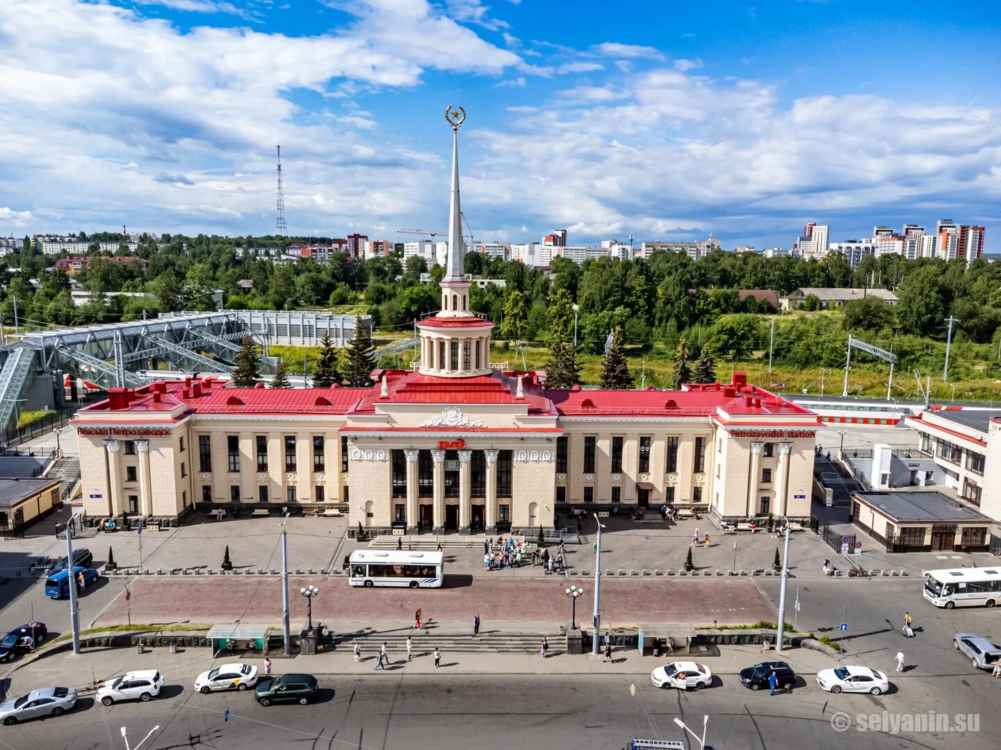 Жд петрозаводск телефон. Железнодорожный вокзал Петрозаводск. Вокзал Петрозаводск платформа. Водный вокзал Петрозаводск. Петрозаводский вокзал 1942.