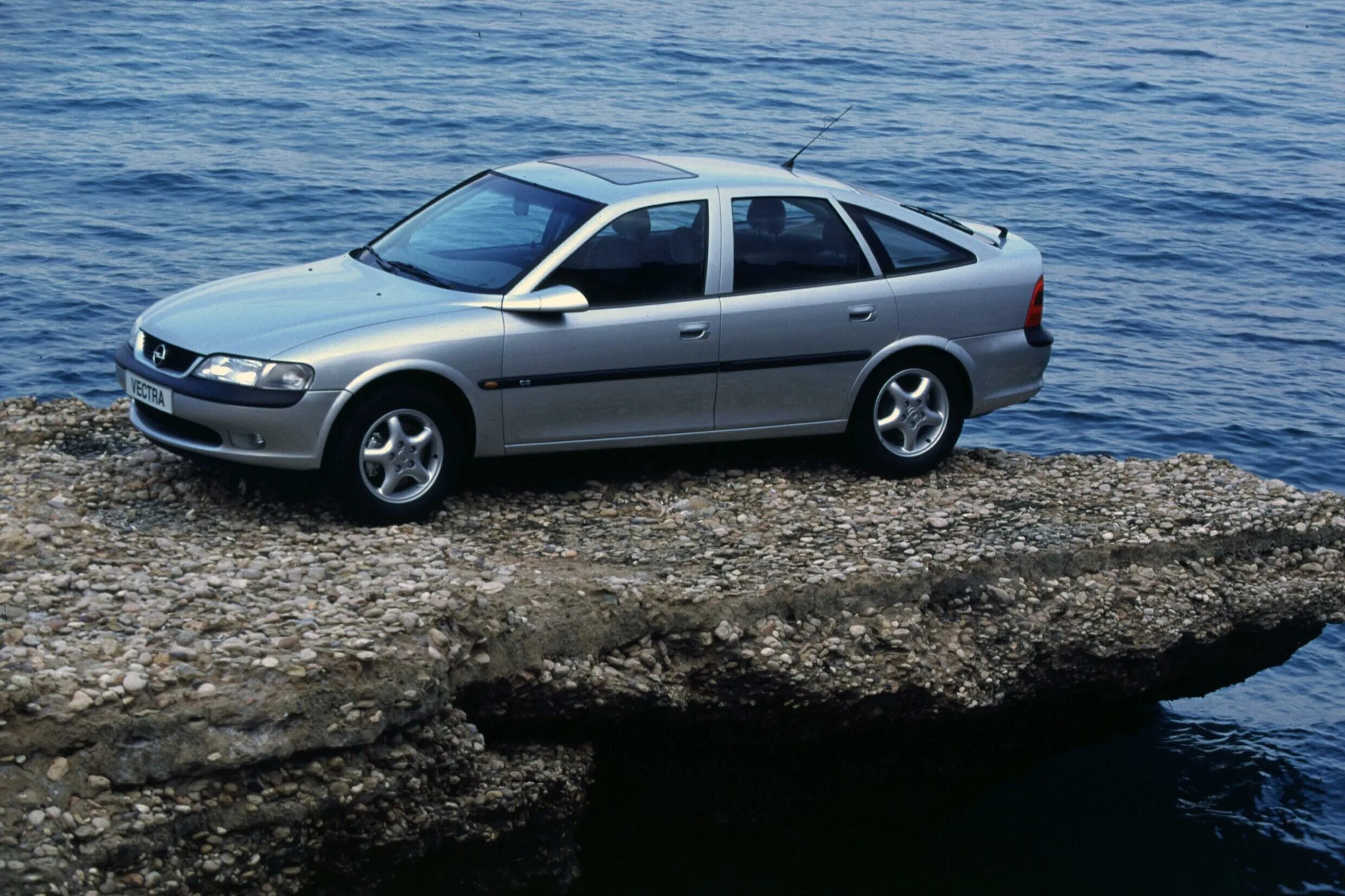 Opel Vectra Hatchback 1995. Опель Вектра хэтчбек 1995. Опель Вектра хэтчбек 2000. Opel Vectra 1998 хэтчбек.