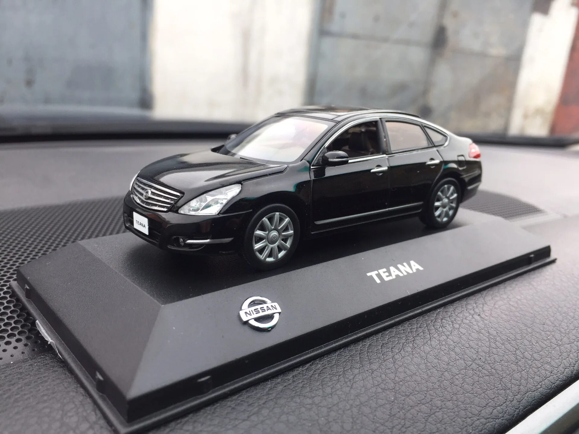 Теана 32 купить. 1/43 Nissan Teana. Модель Ниссан Теана j32. Nissan Teana 1 43 j31 игрушка. Моделька Nissan Teana j32.